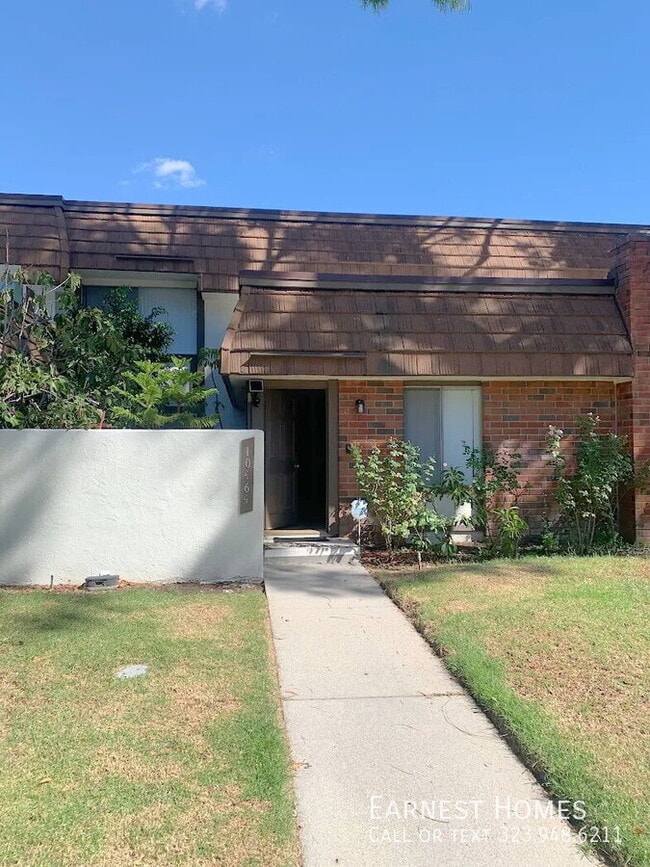 Photo - 10464 Larwin Ave