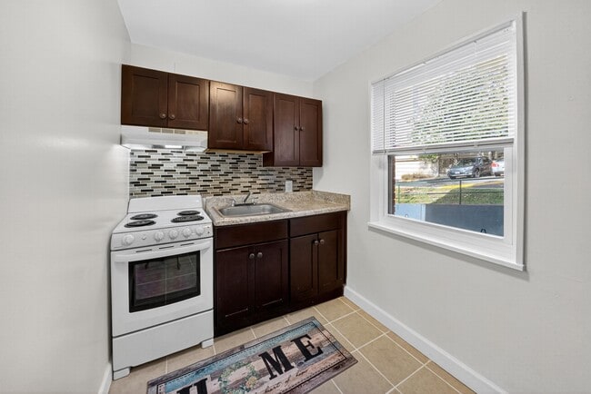 Croydon Manor Apartments