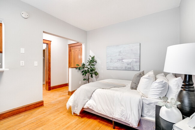 Brand New Renovated Studio