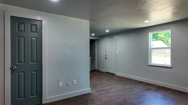 Photo - 5717 S Francis Ave