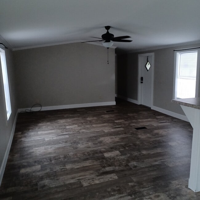 Building Photo - 890 Rough Edge Rd