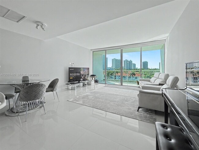 Photo - 2950 NE 188th St Unit 435