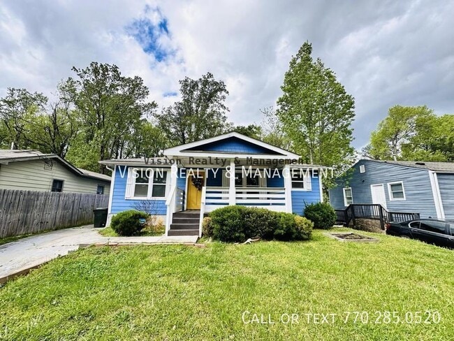Photo - 241 Maple St