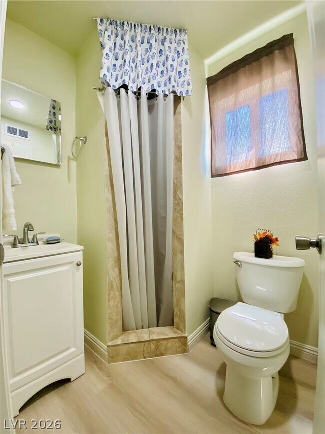 Photo - 6576 Moonshadow Cir