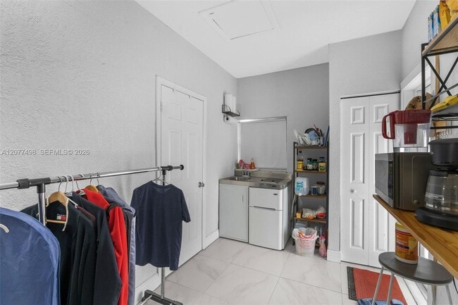 4901 NW 10th Ave Unit 2