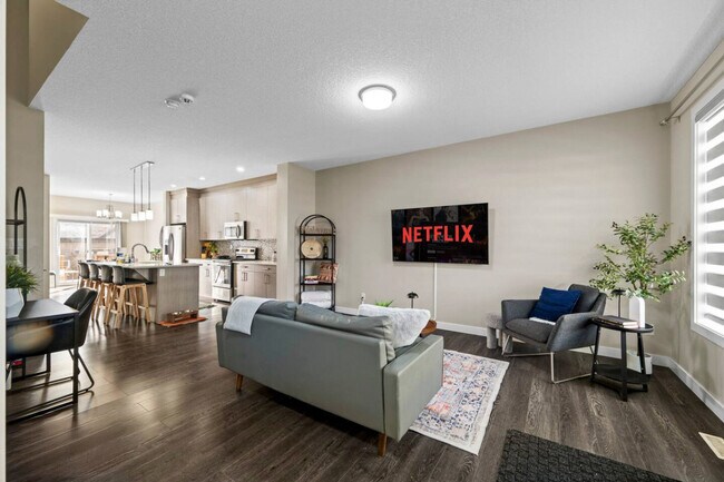 Photo - 10755-10792 92 St NW Unit ID1308639P