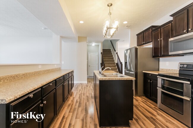 Photo - 770 Carolina Way