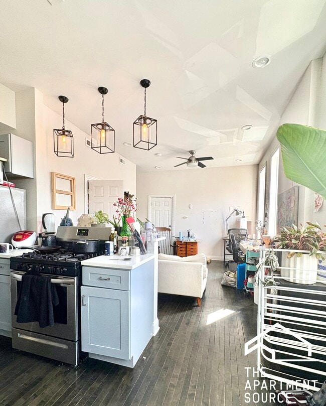 Photo - 2030 W 23rd St Apartments Unit 1st Fl - #4