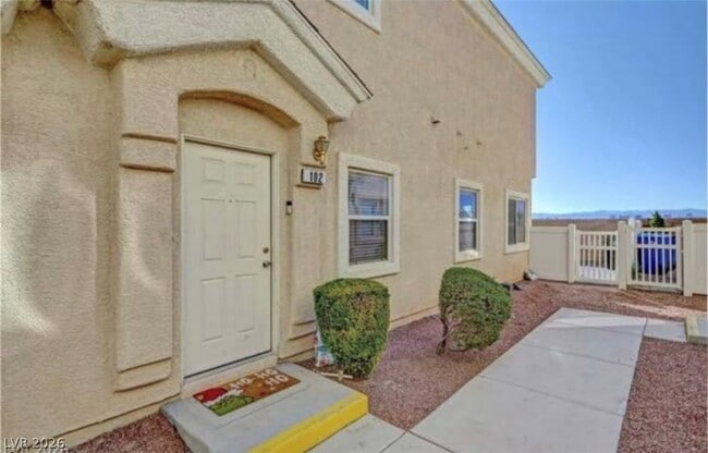 Photo - 3063 Errol Flynn St