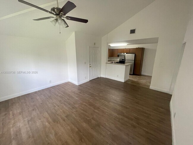 Building Photo - 4072 NW 87th Ave Unit 4072
