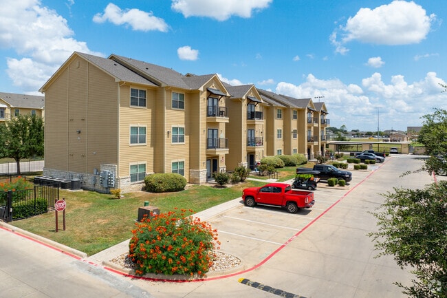 Building Photo - Oak Hollow Rental