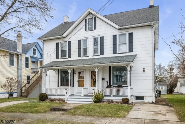 Building Photo - 627 Washington St