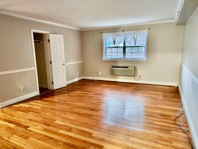 Building Photo - 19 Post Office Ave Unit 1