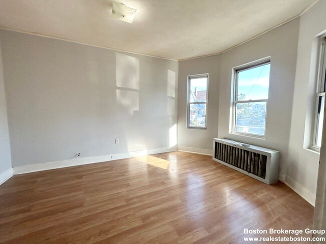 Photo - 18 Eastman St Unit 2