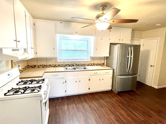 Photo - 5905 Hugo Dr