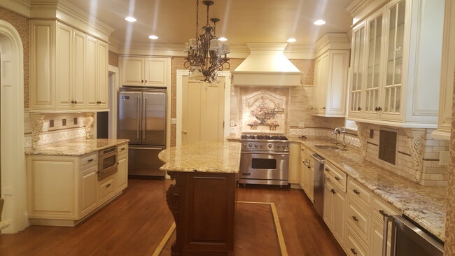 6746 S Jeffery Blvd - 6746 S Jeffery Blvd