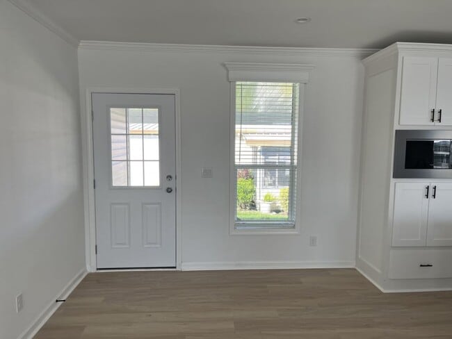 Photo - 7815 Lakeshore Dr