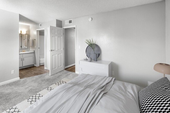 1BR, 1BA - 588SF - Bedroom