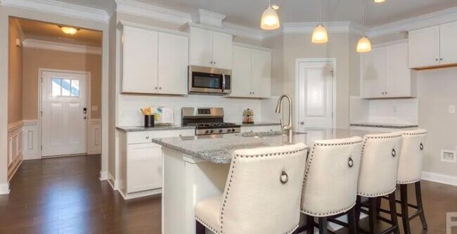 Photo - 758 Latrobe Dr