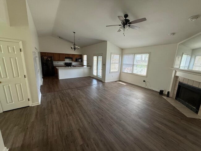 Photo - 390 Retrac Rd