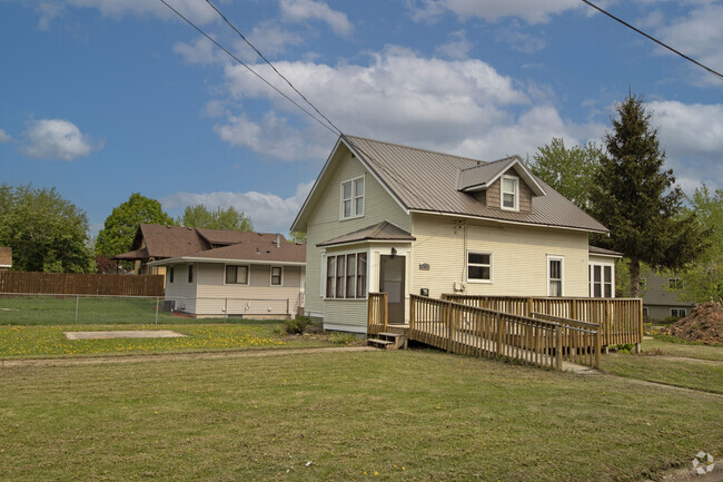 Building Photo - 1 6th Ave N Rental