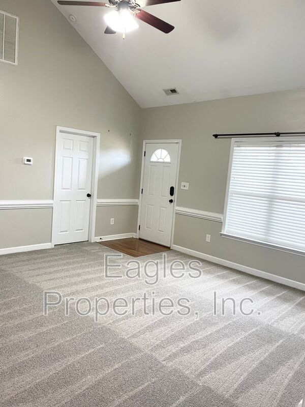 Photo - 117 Kenison Way