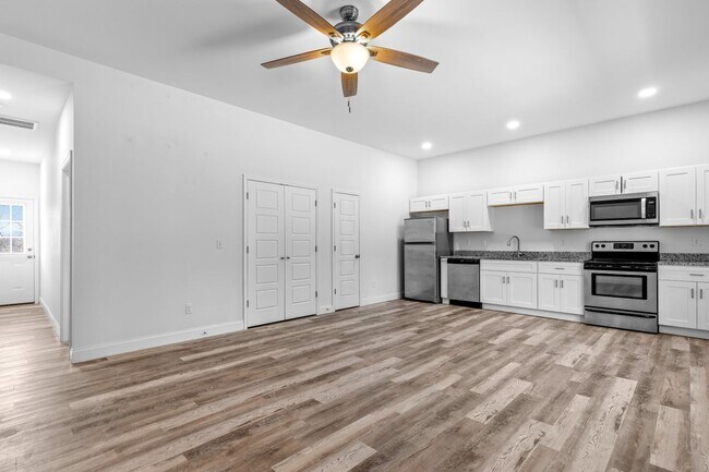 Photo - 1213 N Chamberlain Ave
