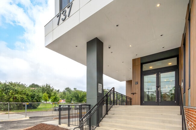 737 Calle 50 NE - HR Crawford Apartments