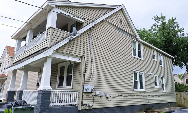 Building Photo - 311 W 27th St