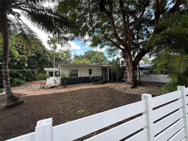 Photo - 6810 SW 70th Ave