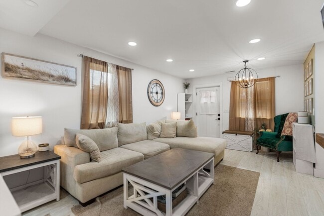 Photo - Single Family Home, 2 bed/1 bath $1,350 One-Story