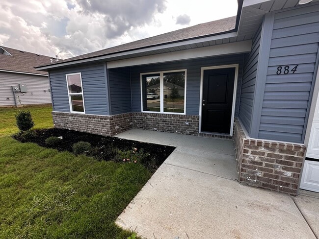 Photo - 2025 Home for Rent!
