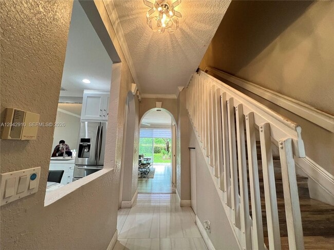 8917 NW 54th St