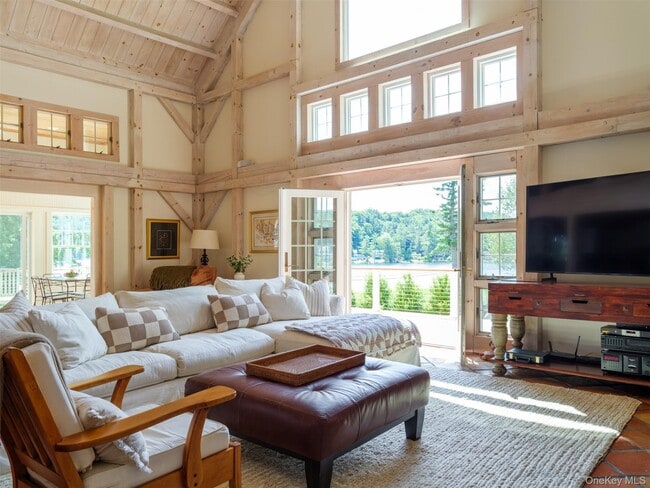 Photo - 121 Queechy Lake Dr