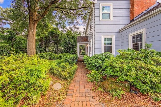 Photo - 220 Bradford Ave