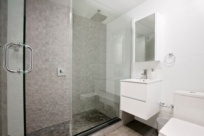 Photo - 241 E 24th St Unit ID1021819P