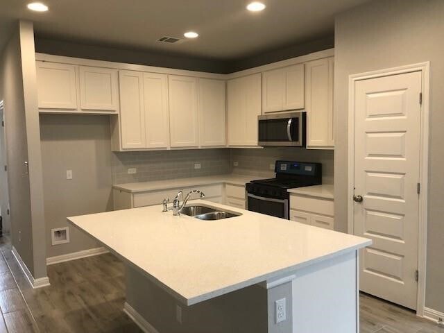 Photo - 137 Peruvian Ln