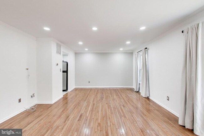 Photo - 20210 Maple Leaf Ct