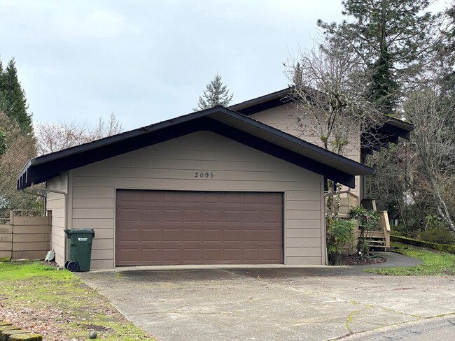 Hucrest 3 Bedroom 2 Bath House! - Hucrest 3 Bedroom 2 Bath House!