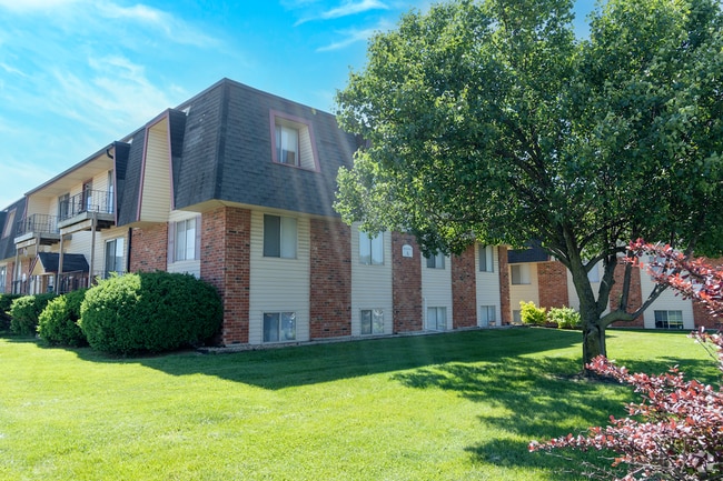 Building Photo - Rosewood Village Rental