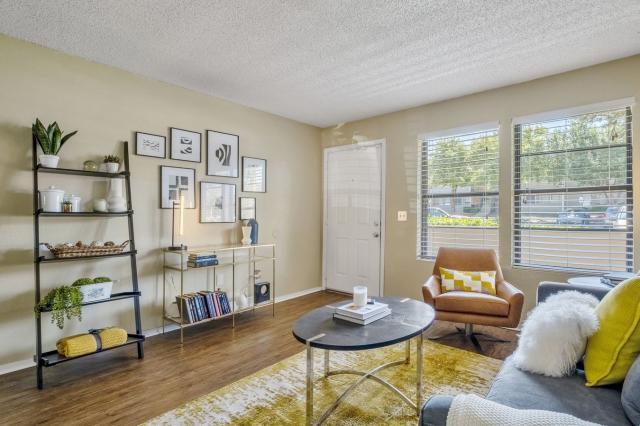 Photo - 1 bedroom in Grand Prairie TX 75052 Unit # 53