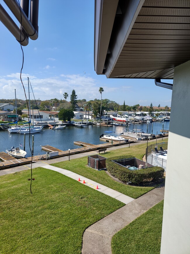 Building Photo - 5157 Silent Loop Unit Windward cove