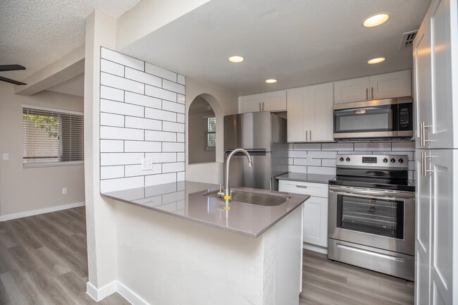 Building Photo - Augustine at Glendale Rental