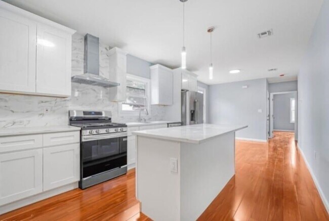 Photo - 125 Birch St Unit #2