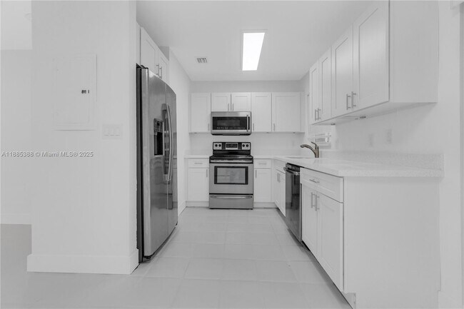 Photo - 1428 NE 2nd Ave Unit 1