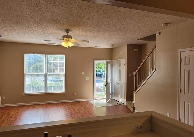 Photo - 414 Canyon Lake Cir