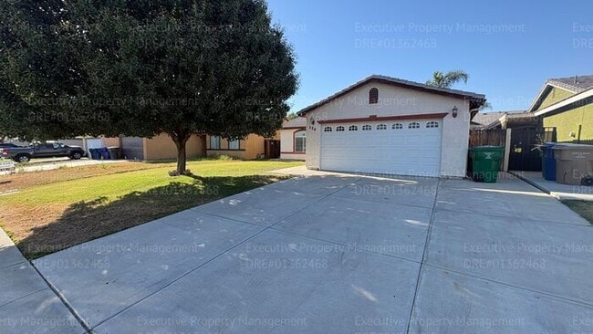 Photo - 4 bedroom 2 bathroom split wing home in North Bakersfield