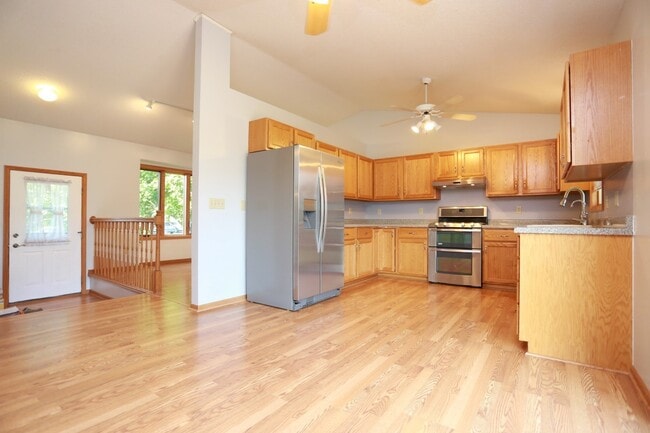 Photo - 4 BD Brooklyn Park Home for Rent