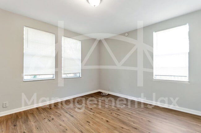 Photo - 2311 W 16th St