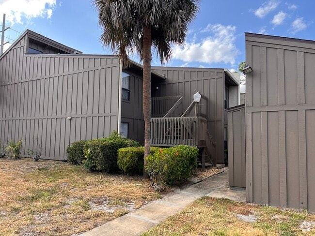 Building Photo - Stylish 2 Bed, 2 Bath Condo with Modern Am...